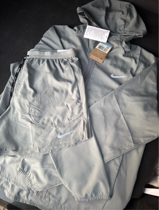 NIKE MILER JACKET & SHORT SET